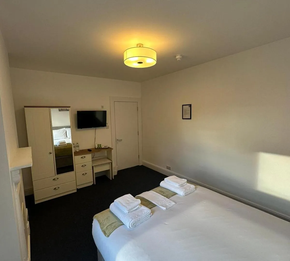 Cambridge Central Rooms - Tas Accommodations